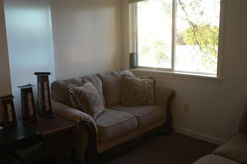 Queen Bed Beautiful Sunset W River View Fast Wifi Apartamento Troy Exterior foto